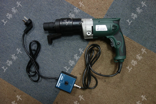 電動定扭力扳手